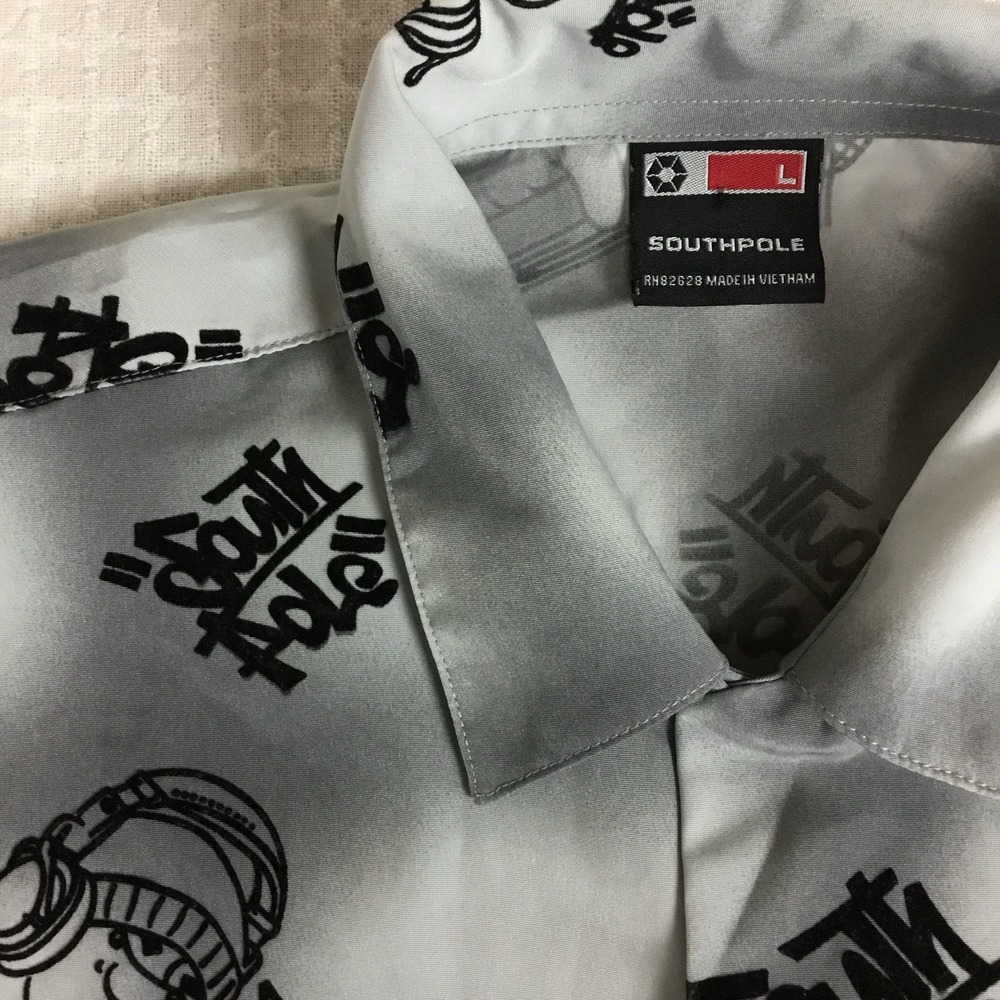 Southpole Mens Large Short Sleeve Button Up Shirt Gray Graffiti Hip Hop MC Print - Picture 4 of 10